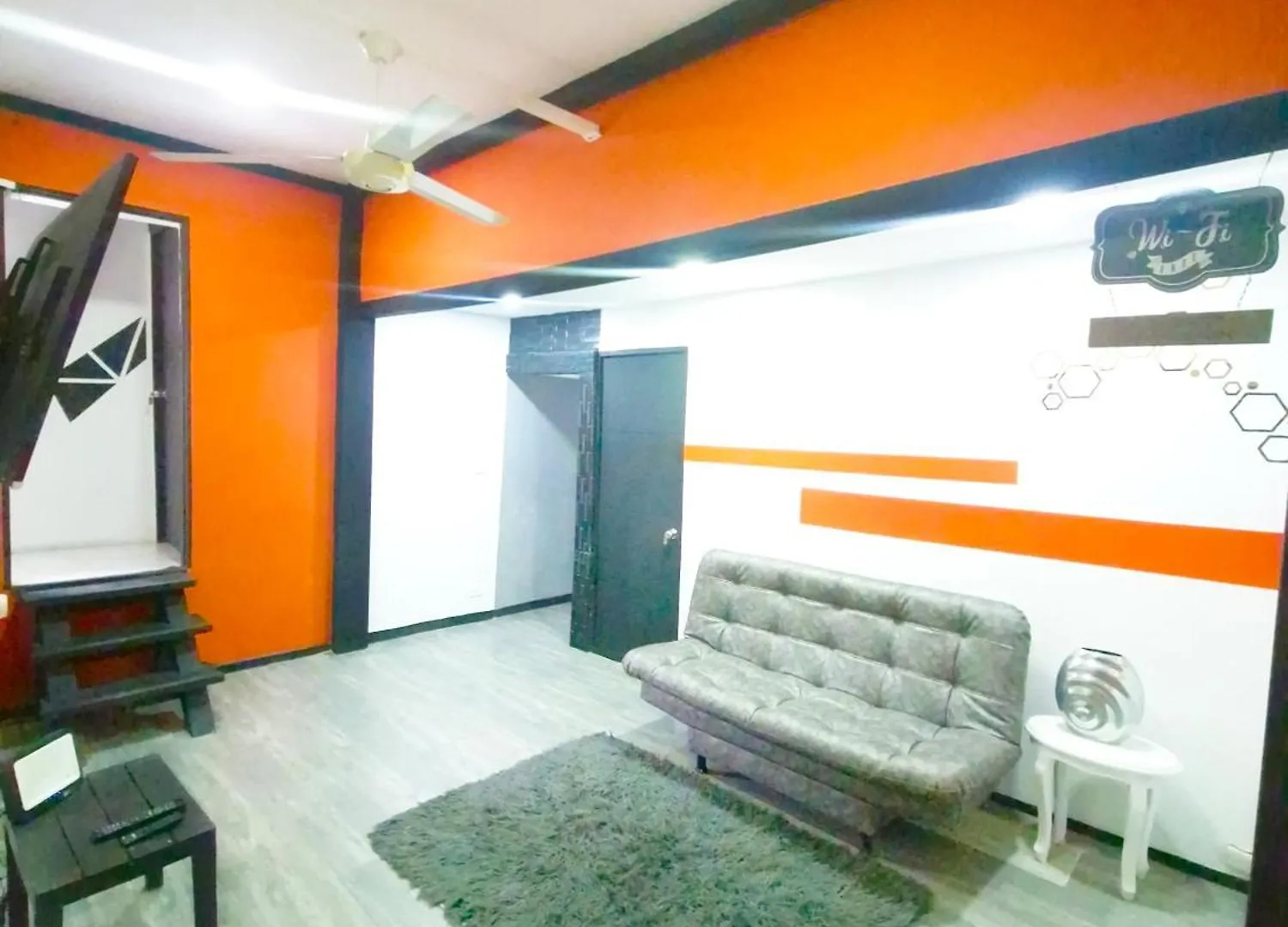 Urban 8 Bedrooms Apartment At Poblado Medellin