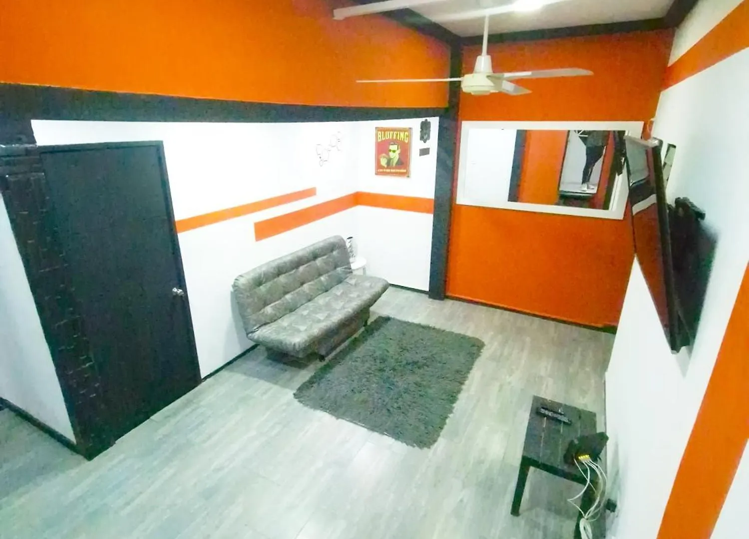 Urban 8 Bedrooms Apartment At Poblado Medellin