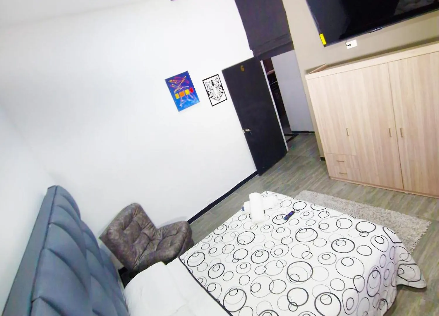 Urban 8 Bedrooms Apartment At Poblado Medellin Colombia