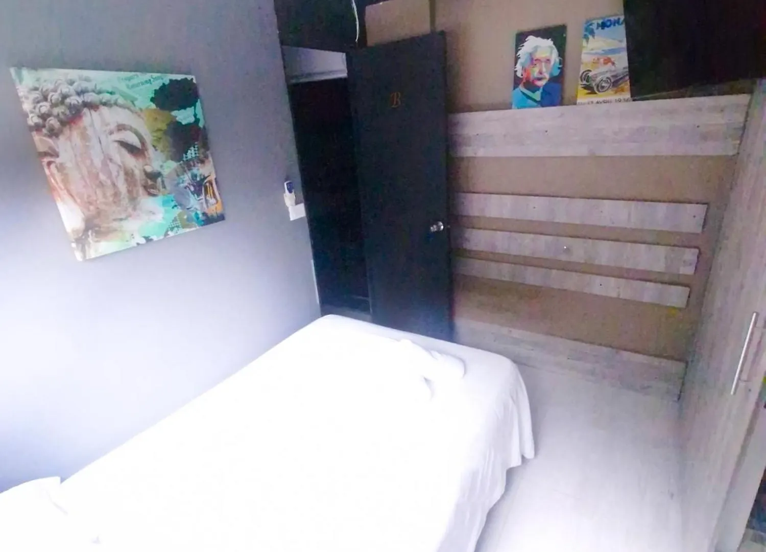 Urban 8 Bedrooms Apartment At Poblado Medellin