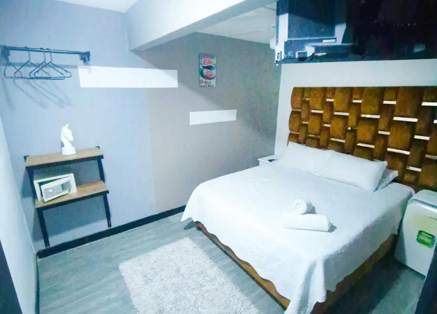 Urban 8 Bedrooms Apartment At Poblado Medellin 0*,