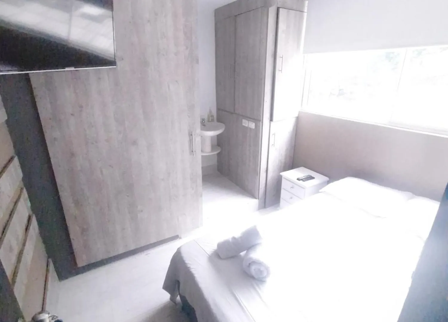 Urban 8 Bedrooms Apartment At Poblado Medellín